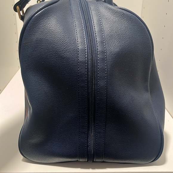 Burberrys duffle bag! - Picture 3 of 9